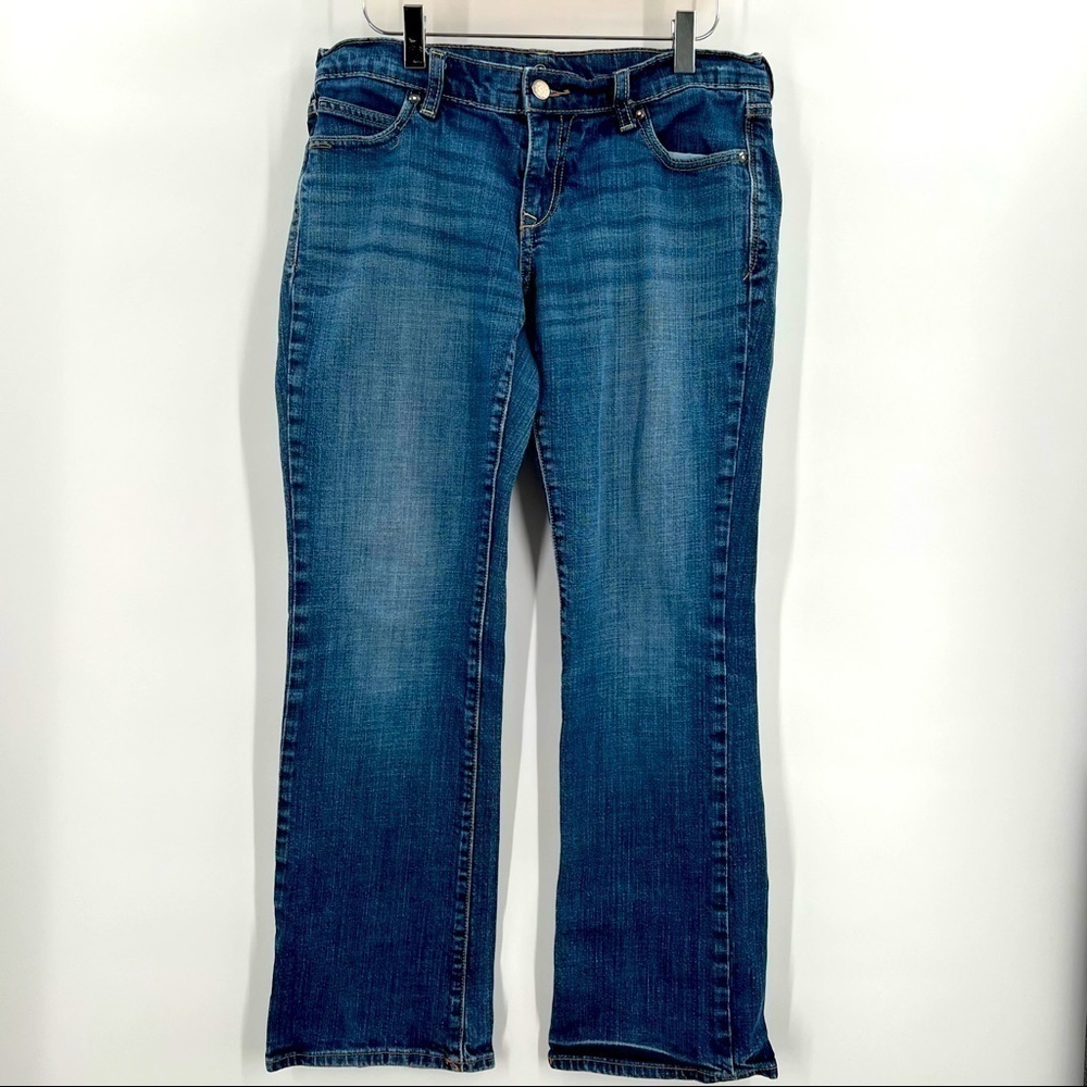 Old Navy boot leg woman jeans size 6 short